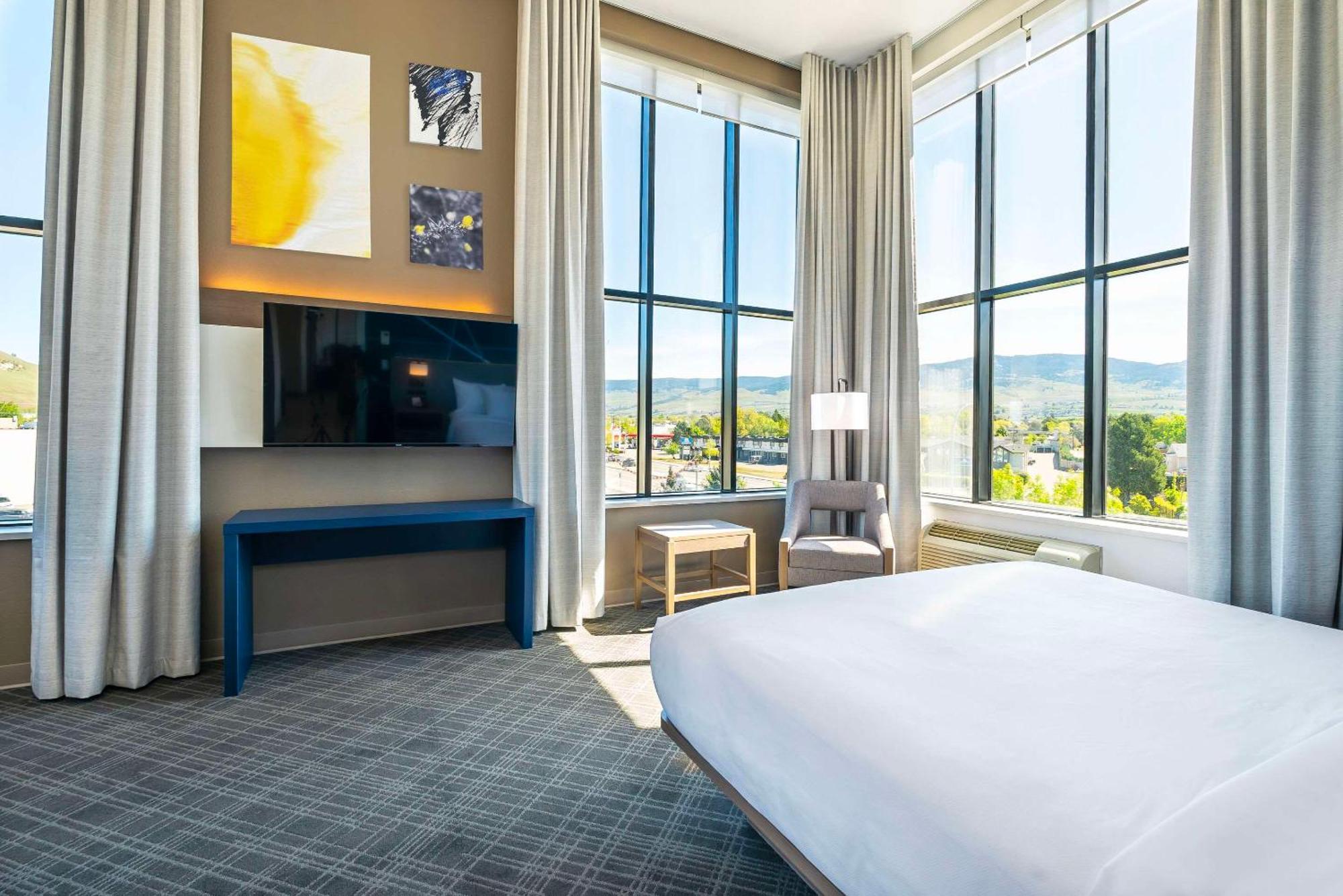 Comfort Suites Kelowna Kültér fotó