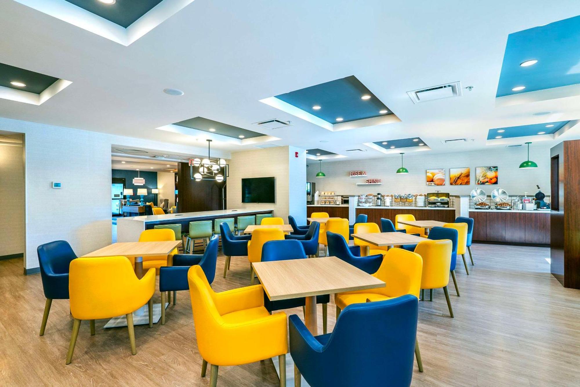 Comfort Suites Kelowna Kültér fotó